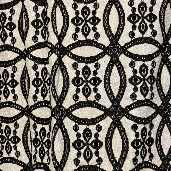 βοΈ 2X Host Pick βοΈ NWT - Isaac Mizrahi Black White Scalloped Lace Skirt Sz M* - Picture 10 of 12